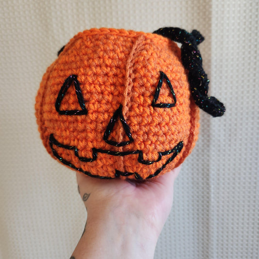 Crochet Pumpkin Hand Bag - Vintage Trick-or-Treat Bucket Themed Bag